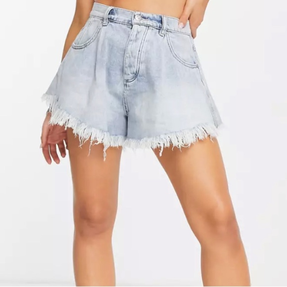 Harlie Denim Shorties Color: White Sand Size: 24